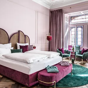 4* فندق Josefine