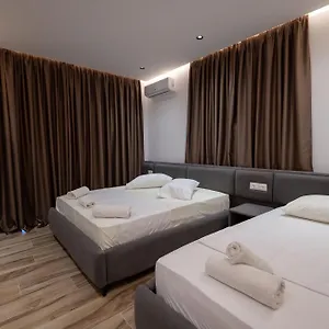 rezervați aici